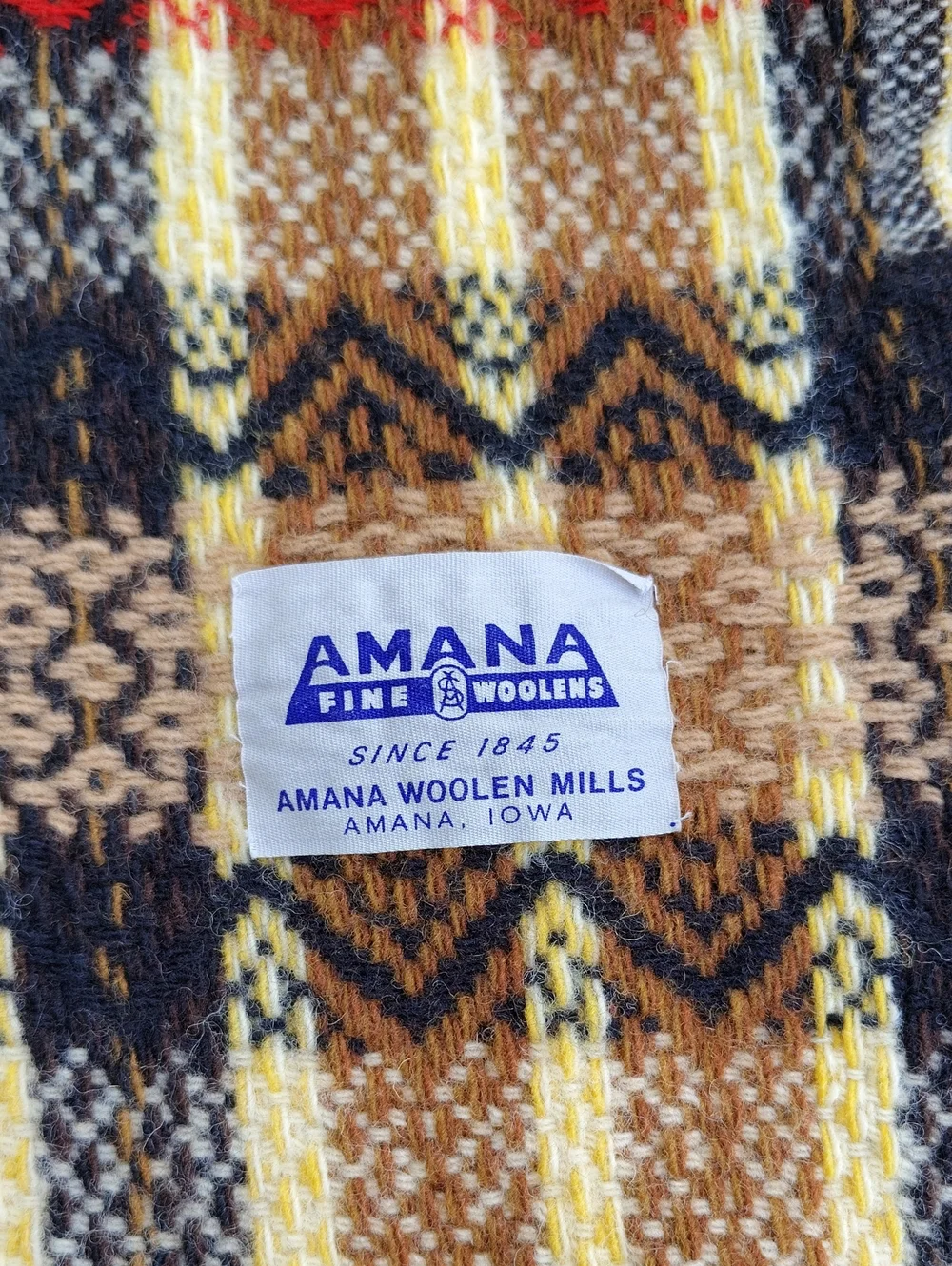 Vintage Amana Iowa Fine Wool Woolens Plaid Fringe Throws Fleece Blanket 80s USA
